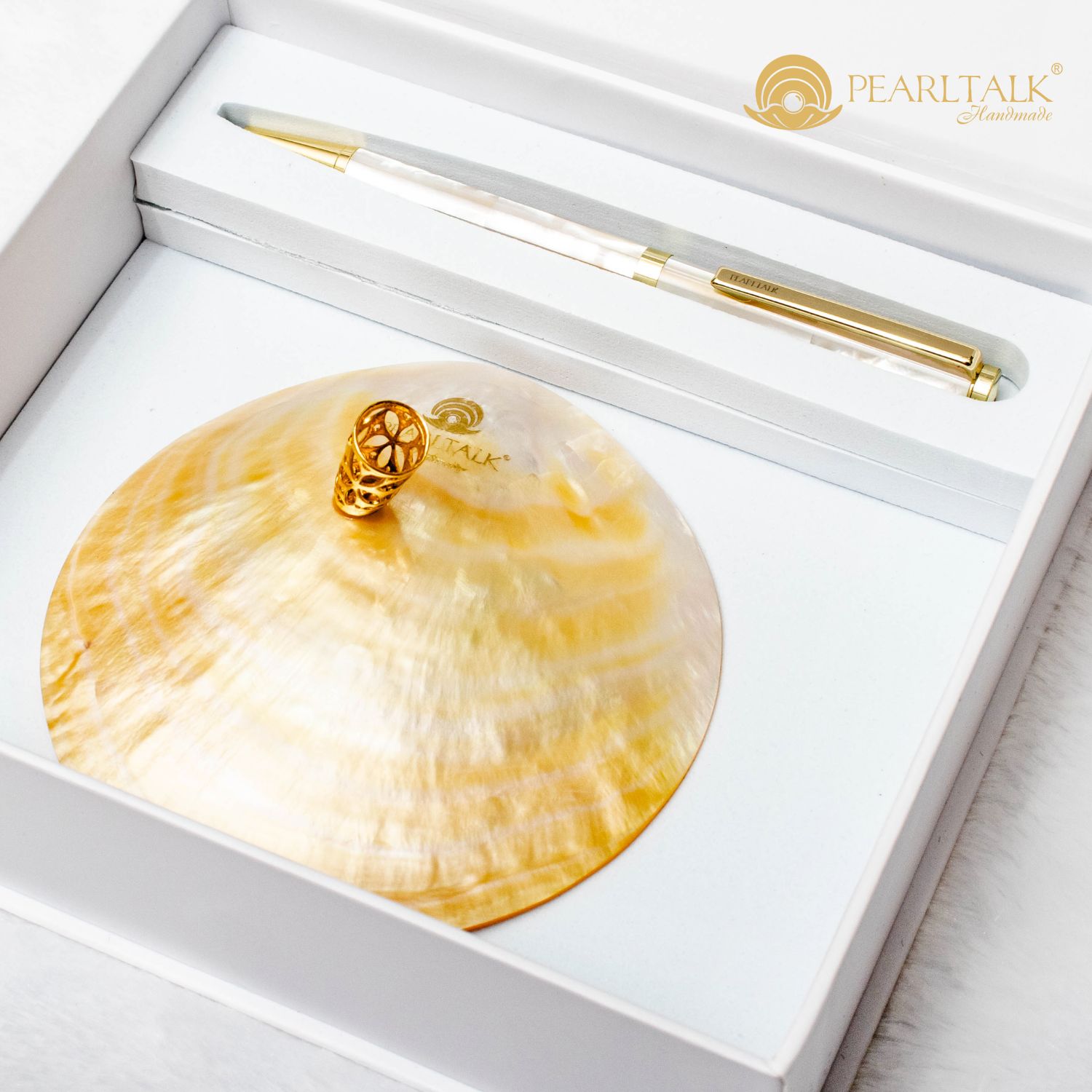 BÚT 01 VIP - TRẮNG AKOYA&nbsp;(Tặng kèm đế cắm bút trị giá 1.500.000Đ)